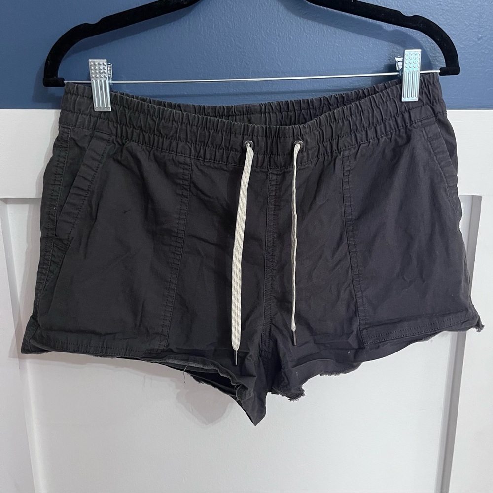 Vuori Women’s Vintage Ripstop Short Charcoal VW385 size Small